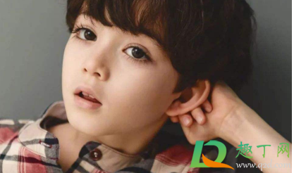 倒睫毛自己拔眼睛会肿么(倒睫毛拔了) 倒睫毛自己拔眼睛会肿么(倒睫毛拔了)