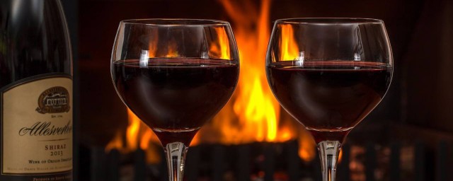 喝葡萄酒的好处有哪些(常喝葡萄酒的好处)