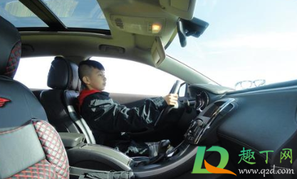 开车买墨镜是偏光好还是不偏光好(开车是带偏光好还是墨镜好) 开车买墨镜是偏光好还是不偏光好(开车是带偏光好还是墨镜好)