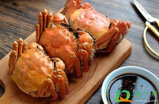 蒸螃蟹的紫苏包能吃吗(蒸蟹时紫苏包放哪里) 蒸螃蟹的紫苏包能吃吗(蒸蟹时紫苏包放哪里)