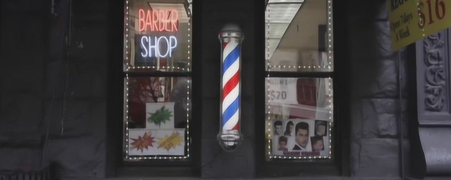 理发店门口的三色柱的作用(理发店门口的三色柱由来)