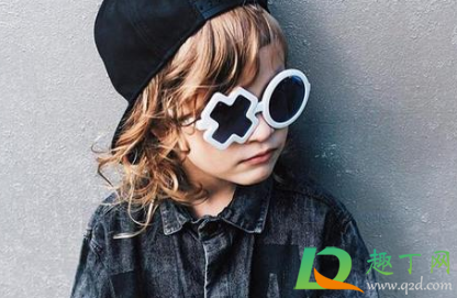 开车带什么颜色的眼镜防晒(开车防晒镜什么颜色好) 开车带什么颜色的眼镜防晒(开车防晒镜什么颜色好)