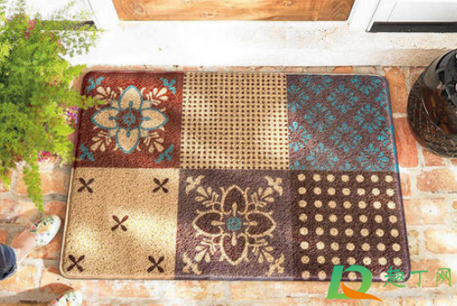 入户门地垫怎么清洗(进户门用什么地垫好打理)