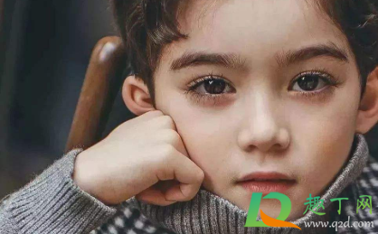 倒睫毛自己拔眼睛会肿么(倒睫毛拔了) 倒睫毛自己拔眼睛会肿么(倒睫毛拔了)