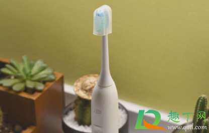 老人用牙刷用软的还是硬的(儿童牙刷硬的好还是软的好)