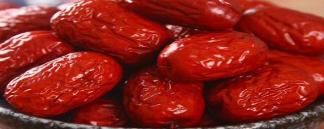 从颜色形状和表皮方面来辨别(皮质的颜色)