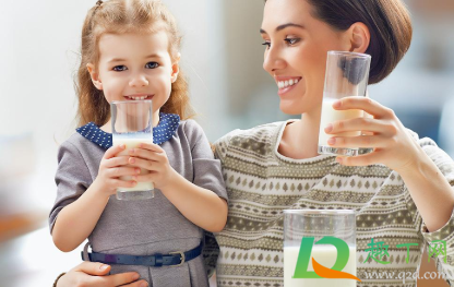 过期的牛奶有什么用(过期的牛奶有什么用途和价值) 过期的牛奶有什么用(过期的牛奶有什么用途和价值)