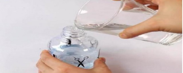 洗衣粉加白醋有什么用处(洗衣粉放白醋里会怎么样)