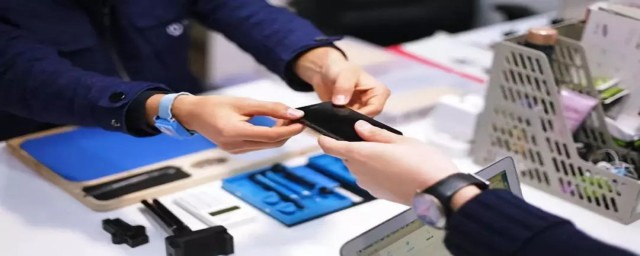 手机不开机怎么办(手机突然关机开不了机怎么办)