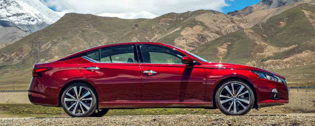 天籁怎么使用一键启动(新天籁一键启动正确用法)