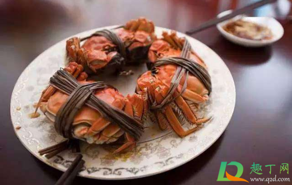 蒸螃蟹用干的紫苏叶还是湿的(紫苏叶和螃蟹一起蒸,是放水中吗)