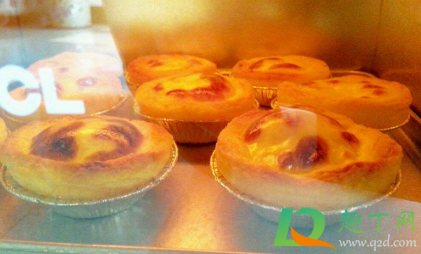 蛋挞冒泡泡就是熟了吗(蛋挞液还在冒泡熟了吗)