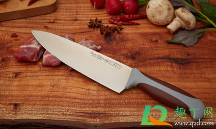 生锈的菜刀切菜能吃吗(有锈的刀能不能切菜)