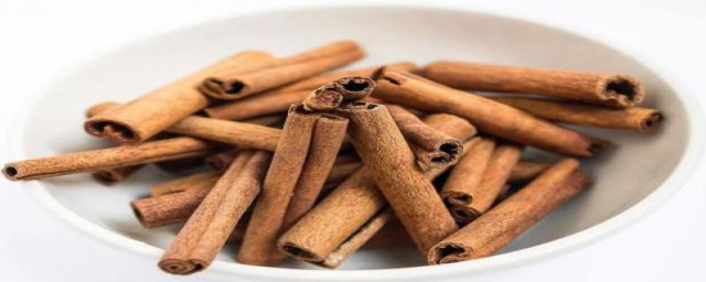 黄柏有什么功效与作用(黄柏的功效和作用是什么)