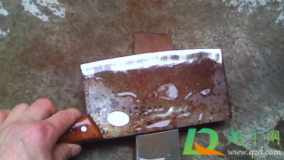 生锈的菜刀切菜能吃吗(有锈的刀能不能切菜) 生锈的菜刀切菜能吃吗(有锈的刀能不能切菜)