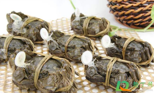 洗螃蟹绳子要拆出来吗(螃蟹绳子剪开了洗还是什么)