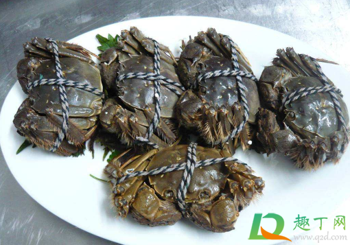 螃蟹是剪开刷还是绑着刷(拿什么刷螃蟹)