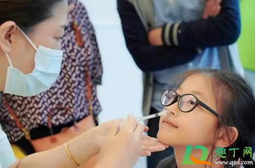 三价冻干鼻喷流感疫苗多少钱一支(三价冻干鼻喷流感减毒活疫苗和四价流感疫苗)