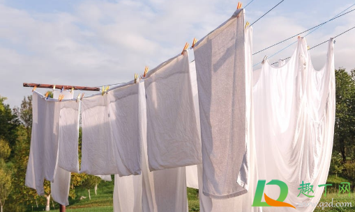 黑膏药粘床单上能不能洗掉(床单上黑色稠粘膏药怎么去除) 黑膏药粘床单上能不能洗掉(床单上黑色稠粘膏药怎么去除)