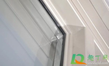 窗户上的水泥砂浆可以清理掉吗(窗户上水泥用什么可以清理掉)