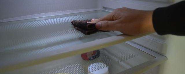 如何处理冰箱水渍(冰箱水锈怎么去除)