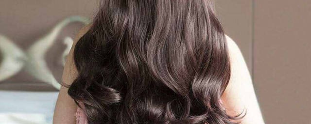 让头发变得柔软顺滑的方法(怎样能使头发变得顺滑)