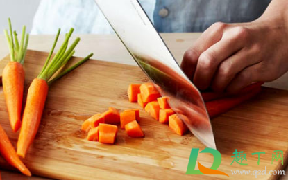 生锈的菜刀切菜能吃吗(有锈的刀能不能切菜) 生锈的菜刀切菜能吃吗(有锈的刀能不能切菜)