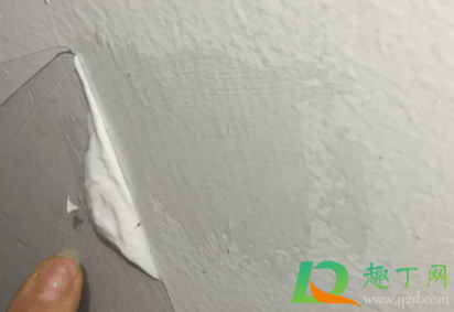 装修的墙上有钉子眼咋修补(墙壁上的钉子眼怎么办?)