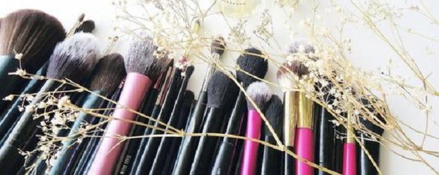 化妆步骤(化妆步骤的正确步骤)