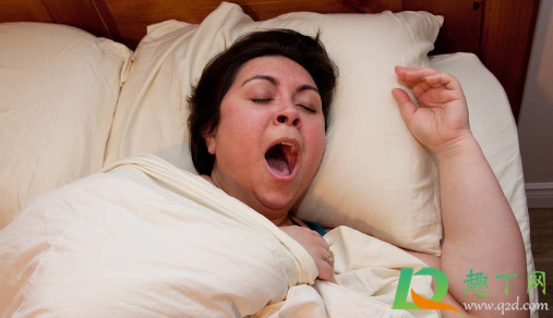 睡觉磨牙是什么原因(睡觉磨牙是什么原因 磨牙有四大危害) 睡觉磨牙是什么原因(睡觉磨牙是什么原因 磨牙有四大危害)