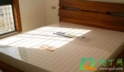 床垫上的霉点用什么东西可以去掉(床垫子上的霉菌怎么去除)