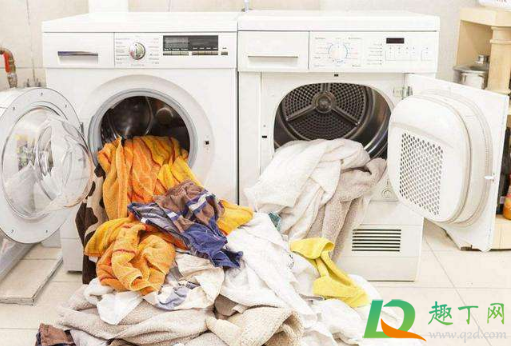 衣服放洗衣机洗裹上很多卫生纸怎么去除(衣服洗的时候粘上卫生纸怎么去除) 衣服放洗衣机洗裹上很多卫生纸怎么去除(衣服洗的时候粘上卫生纸怎么去除)