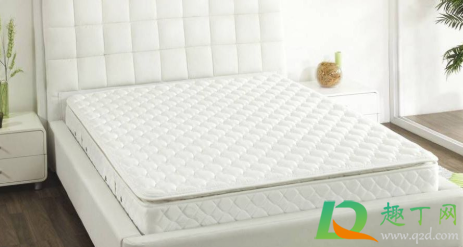 床垫上铺什么变硬点(有什么让床垫变硬的方法吗)