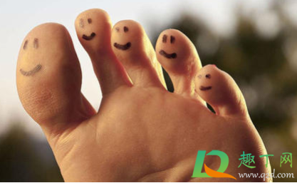 风油精滴到脚上可以防脚臭吗(风油精可以除脚气脚臭吗) 风油精滴到脚上可以防脚臭吗(风油精可以除脚气脚臭吗)