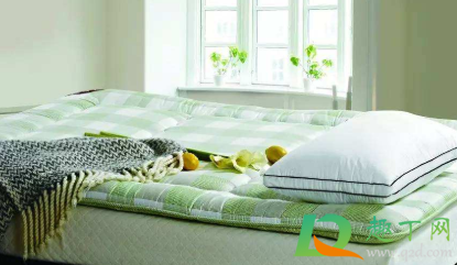 床垫上铺什么变硬点(有什么让床垫变硬的方法吗) 床垫上铺什么变硬点(有什么让床垫变硬的方法吗)