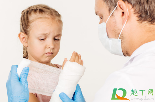 伤口敞开还是贴纱布好(伤口贴纱布好吗) 伤口敞开还是贴纱布好(伤口贴纱布好吗)