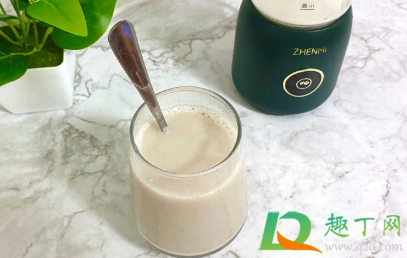 过期的牛奶有什么用(过期的牛奶有什么用途和价值)