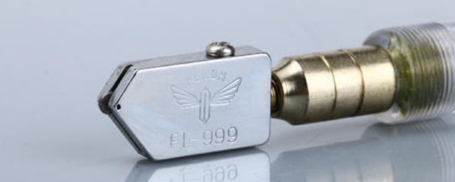 玻璃刀割不同种类玻璃的方法(玻璃的切割方法三大类)