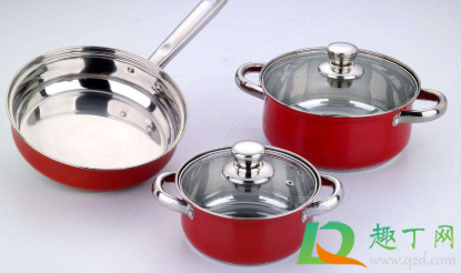 新不锈钢锅黑色的东西怎么洗(不锈钢锅洗完有黑色)