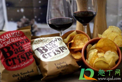 纸袋装的东西可以放微波炉热吗(微波炉可以用纸袋子装着加热吗)