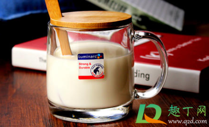 纯牛奶可以煮开沸腾吗(纯牛奶可以直接煮沸吗) 纯牛奶可以煮开沸腾吗(纯牛奶可以直接煮沸吗)