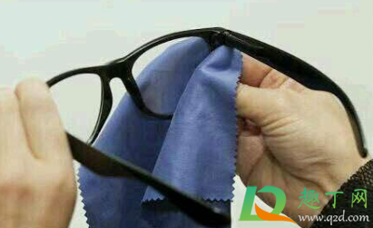 眼镜怎么擦才不会花(怎么擦眼镜不让眼镜花) 眼镜怎么擦才不会花(怎么擦眼镜不让眼镜花)