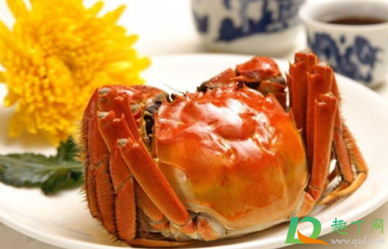 蒸螃蟹前要用白酒泡一下吗(蒸螃蟹放白酒)