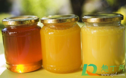 蜂蜜凝固了怎么解冻(冻结的蜂蜜怎么恢复)