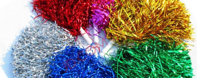 红舞裙配什么颜色的花球(舞会红裙用什么盆种好看)