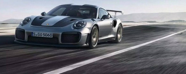 保时捷换电池的方法(保时捷电池更换教程)