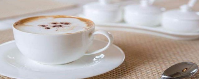 制作打奶泡技巧详解(打奶泡的操作方法与要点)