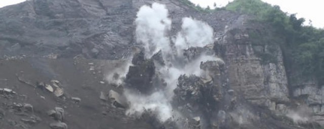 爆破安全距离是不小于200米(爆破周围建筑安全距离是多少米)