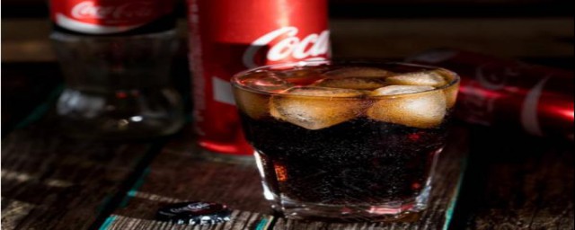 可乐清洗电水壶(可乐清洗水壶水垢)