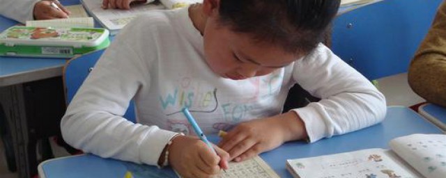 写字轻重控笔的方法(怎样控制笔的轻重)